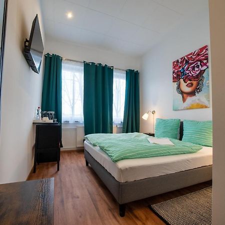Loewen Unterkunft Langenhagen Langenhagen  Exteriör bild